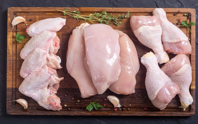 2 cách bảo quản thịt gà sống và thịt gà luộc trong tủ lạnh an toàn