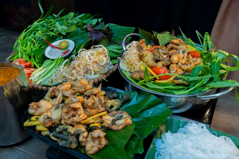 Lẩu ếch - Nhà hàng Tam Gia Trang