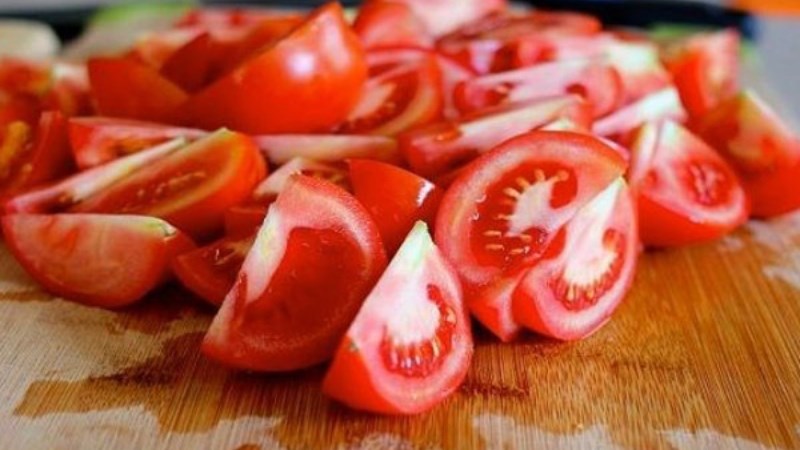 6 Cách cắt cà chua nhanh chóng, tiện lợi bạn nhất định phải biết
