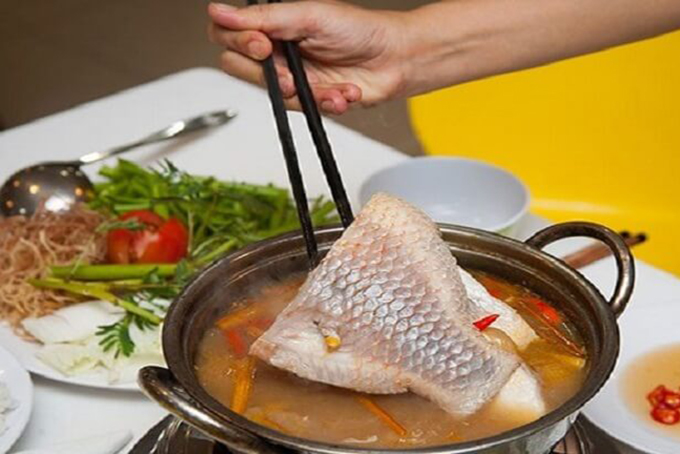 Cách nấu lẩu cá diêu hồng chua cay KHÔNG TANH ngon tuyệt tại nhà