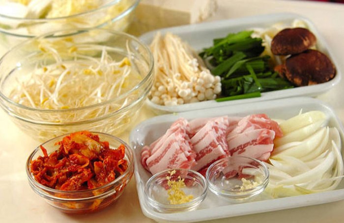 Video]Hướng dẫn cụ thể cơ hội nấu nướng lẩu kim chi Nước Hàn ngon ngất ngây