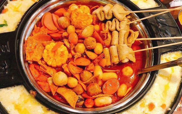 TOP 10 quán buffet tokbokki Hà Nội gần đây, ngon, rẻ, nổi tiếng | Vincom