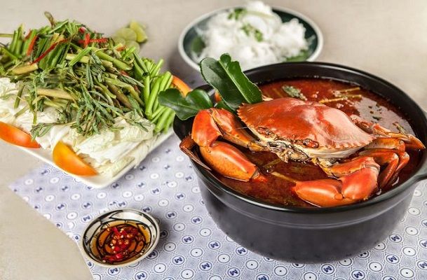 Cách nấu lẩu cua biển chua cay cùng nước lẩu ngon
